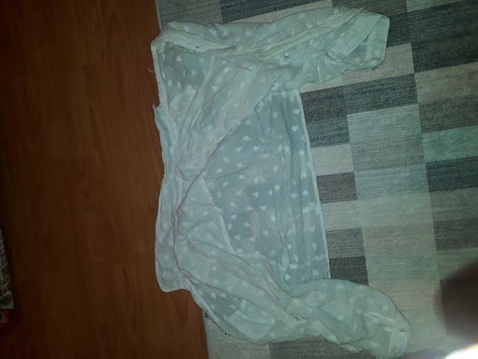 Sizce bu gömleğe hangi ruj uyumlu olur?