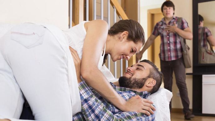 Sevgiline/eşine yakın arkadaşı ile ihanet ettin mi?