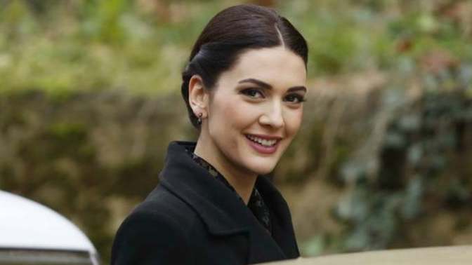 Bergüzar Korel, deprem bölgesindeki oy tercihleri için yapılan yorumlara sitem etti. Yapılan yardımın hesabı soracak insanlar değiliz dedi, haklı değil mi?