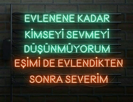 Aşk meşk benlik değil yane