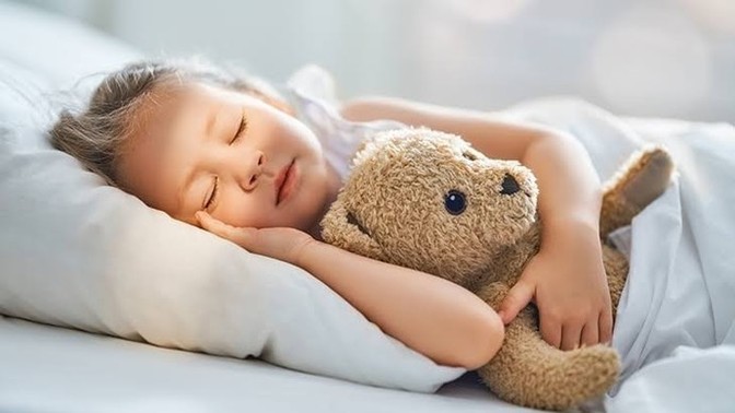 Bebekler kaç aylıktan itibaren ayrı odada uyumalıdır?