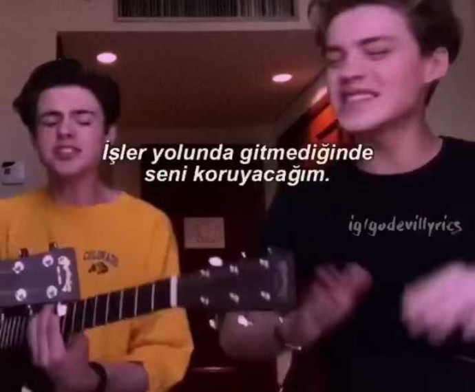 Çıplak sesle söylenen şarkıları beğeniyor musunuz?