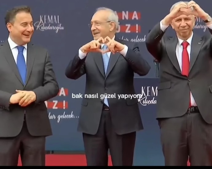 Sevgilime zorla beğendiğim şarkıları dinletiyorum, benden ayrılır mı bu gidişle?