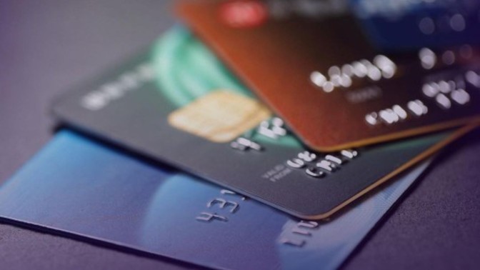 Bankalar kredi kartına nakit avansa sınırlama getirdi. Bankamatikten nakit avans çeker misiniz?