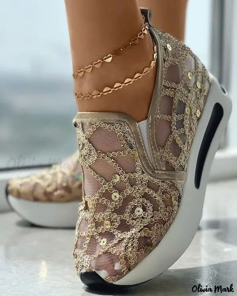 Size 5 bin lira verseler bu ayakkabıyı giyer miydiniz?