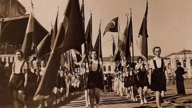 19 Mayıs Atatürk'ü Anma Gençlik ve Spor Bayramı için düsüncelerinizi alalım?