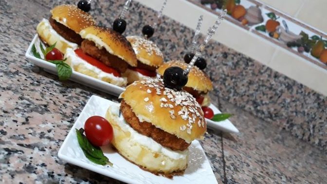 Sabah kahvaltısında hamburger yenir mi?