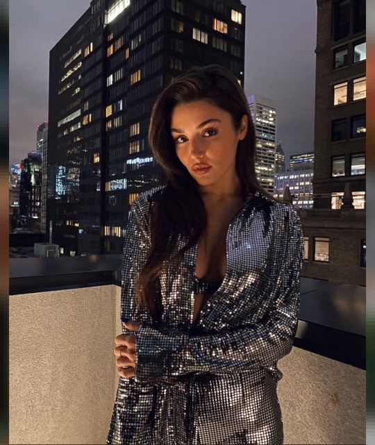 Hande Ercel mi daha güzel Afra Saraçoğlu mu?