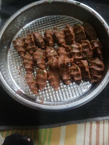 Çiğ köfte yaptım, sever misiniz?