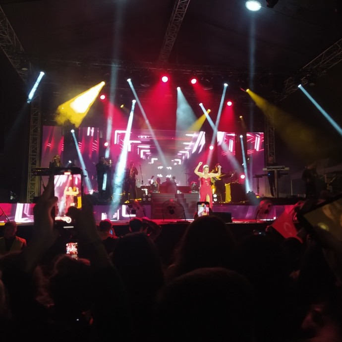 19 Mayıs konserlerine katılan var mı?