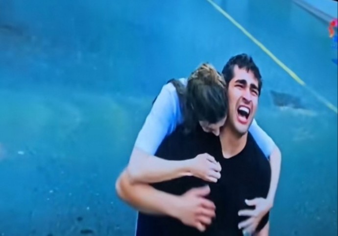 Bir şeyler izlerken gözlerinizin dolduğu, ağladığınız oluyor mu?