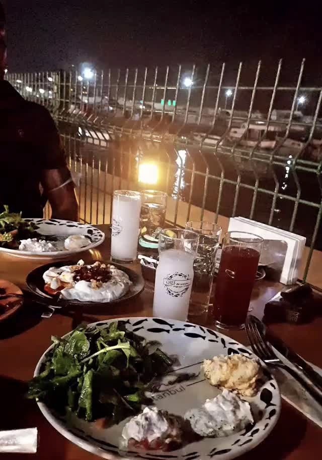 Size de içtiren biri var mı 😂 ?