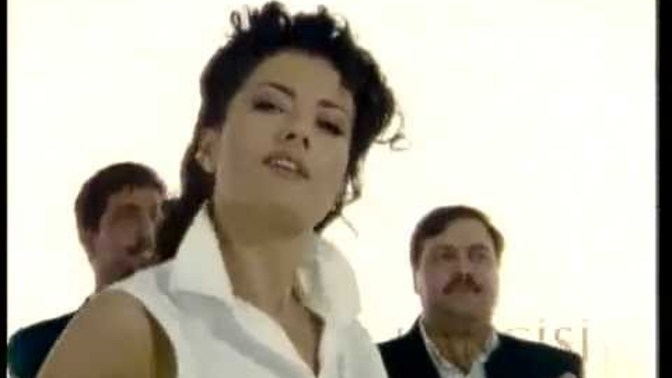 Eski şarkılardan hangilerini hala severek dinliyorsunuz?