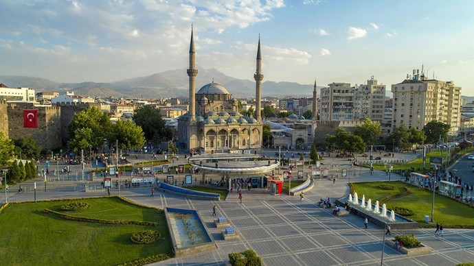Kayseriyi seviyormusunuz yaşayanlar ve görenler bu şehirde olmakta mutlumusunuz?