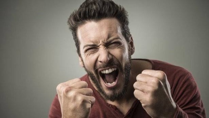 İnsanlarda En Gıcık Olduğunuz Davranışlar Nelerdir?