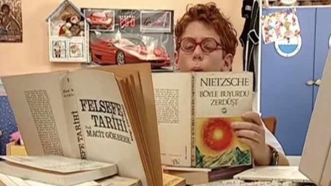 İnsan ırkını 3 kelime ile tanımlayacak olsanız hangi kelimelerle tanımlardınız?