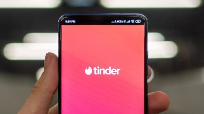Sevgilinizin telefonunda Tinder uygulamasını gördünüz ne yaparsınız?