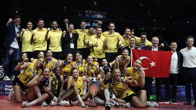 Vakıfbank, Eczacıbaşı'nı yenerek Avrupa Şampiyonu oldu 🇹🇷🥳 Kızlarımız neden daha başarılı?