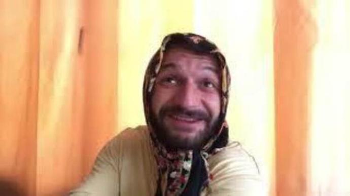 Erkek arkadaşımla bazen kalıyoruz ailem arkadaşlarımı genelde tanıyor o yüzden olmayan bir kız ismi söylerek kalmaya başladım?
