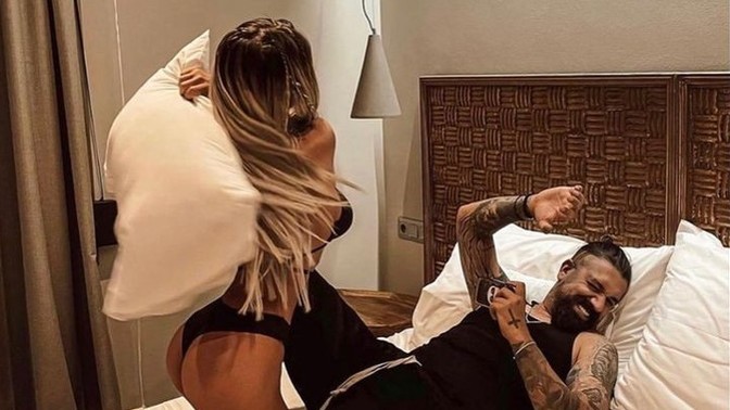 Seksten sonra yastık savaşı başlatan partnere tepkiniz ne olur?