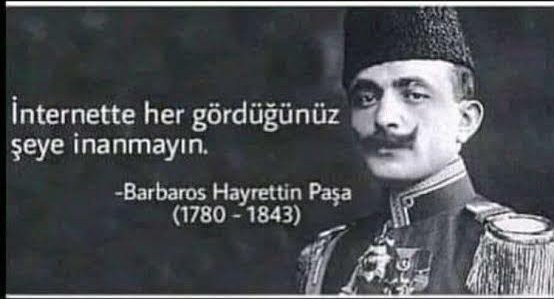 Sevgili ya da flörtün sosyal medyasına karışır mısınız?