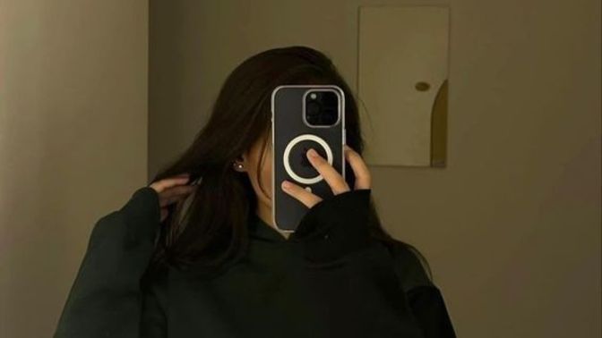 Aylık geliri 10.000 TL olan birisinin iPhone 14 Pro alması saçma mı olur?