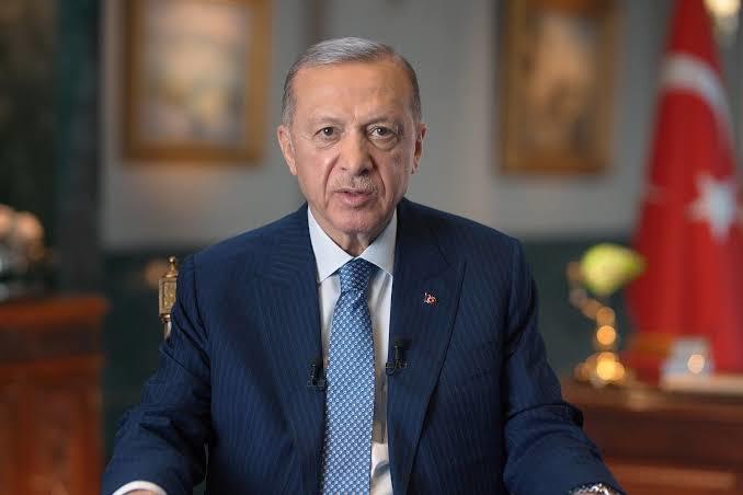 Cumhurbaşkanlığı seçiminin ikinci turunda hangi adaya oyunuzu vereceksiniz?