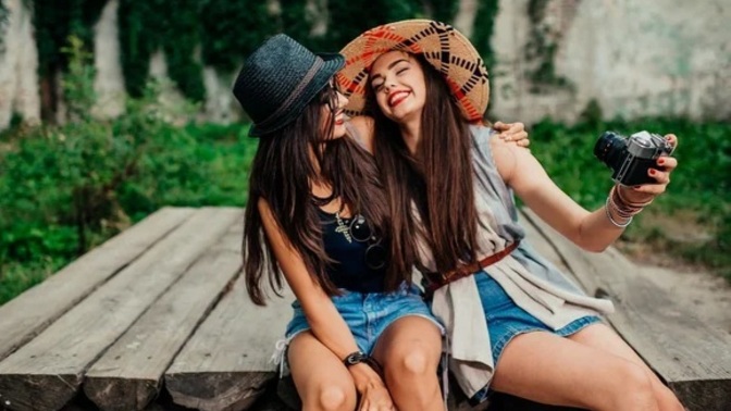 Size her mevsim yazı yaşatan biri var mı?