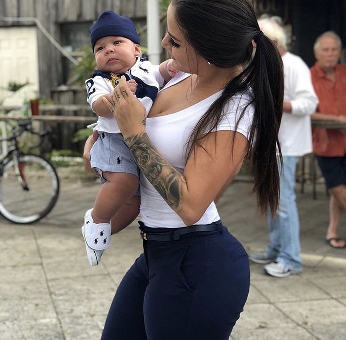 İnsanın çocuğuna kendi ismini vermesi abes mi olur?