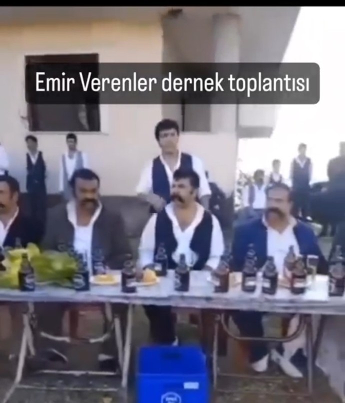 Psikolojim bozuk ve üzgün hissediyorum hep bana biraz ilgi gösterir misiniz 🥺?