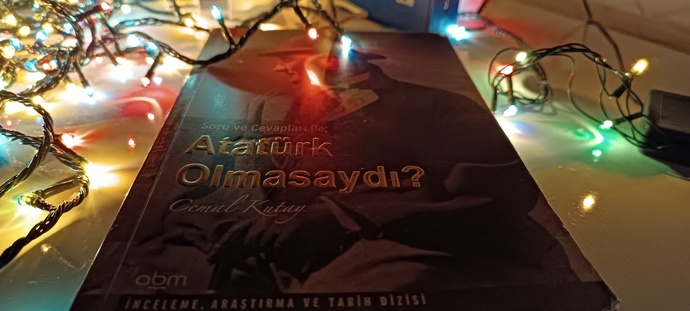 En son okuduğunuz veya halihazırda okuduğunuz kitap nedir?
