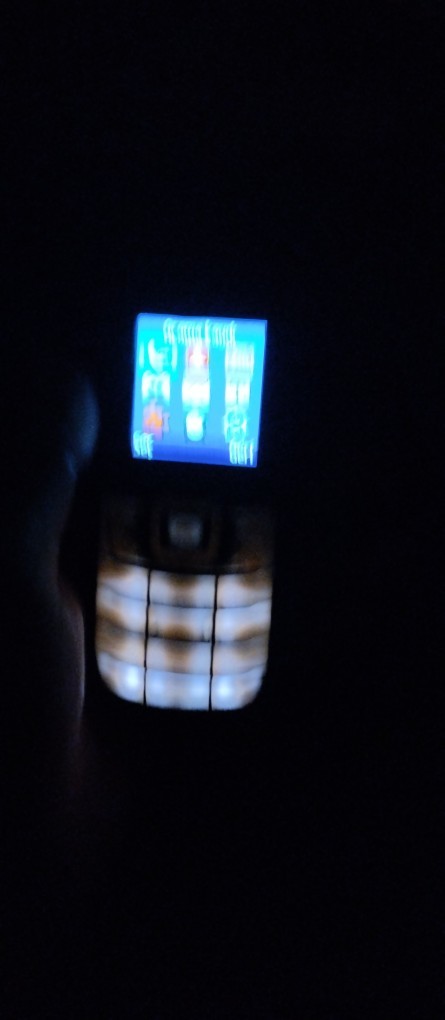 Tuşlu telefonun ekranı zaman aşımına uğramıyor, kapanmıyor. Ne yapsam düzelir?