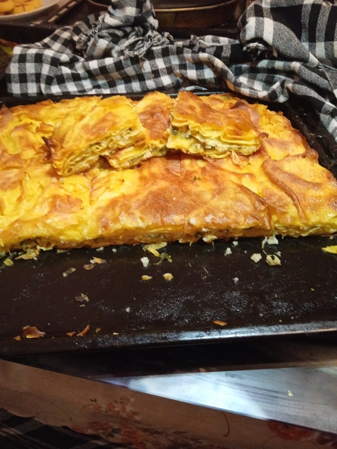 Bu saate su böreği yapan hamarat mıdır yoksa bunalımda mıdır?