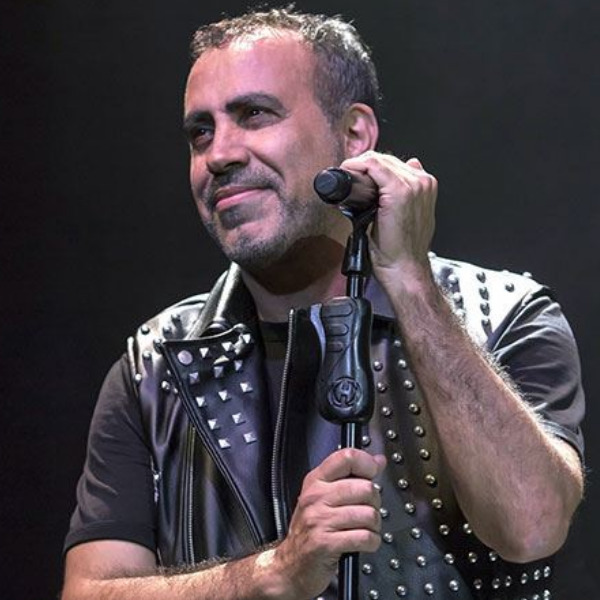 Sizce en iyi erkek Türk rock şarkıcısı kimdir?