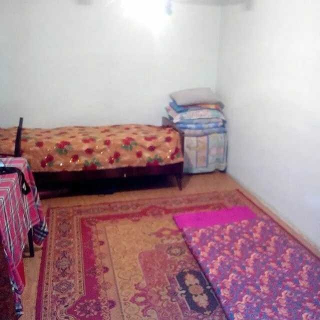 Şehir dışından geldim, bir arkadaşım evinde misafir oldum. Beni bu ortamda misafir etti. Bu eziklik değil mi?