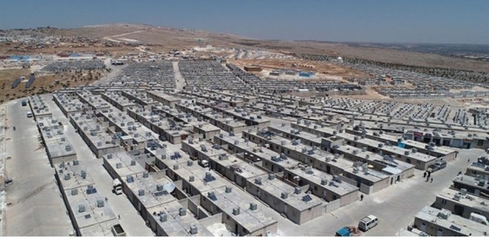 Türkiyeden giden Suriyeliler için 240 bin konut yapılacak. Siz ne düşünüyorsunuz?