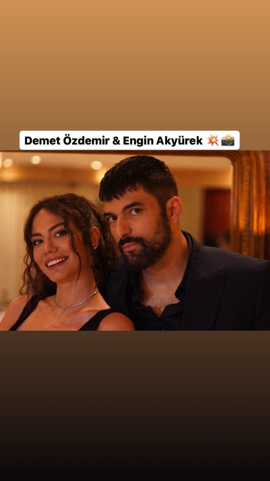 Demet Özdemir ve Engin Akyürek birlikte poz verdi yakışıyorlar mı?