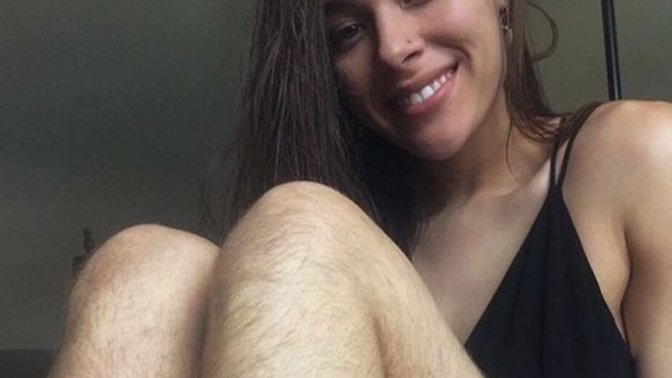 Vücut kıllarını almamış bir kadın görseniz, nasıl tepki verirsiniz?