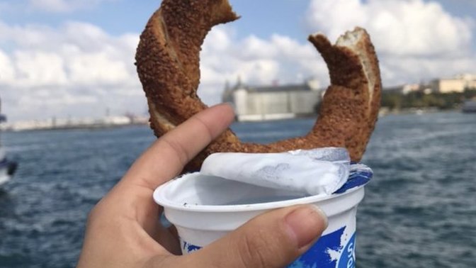 Tarafını seç, simit ayran mı yoksa simit çay mı?