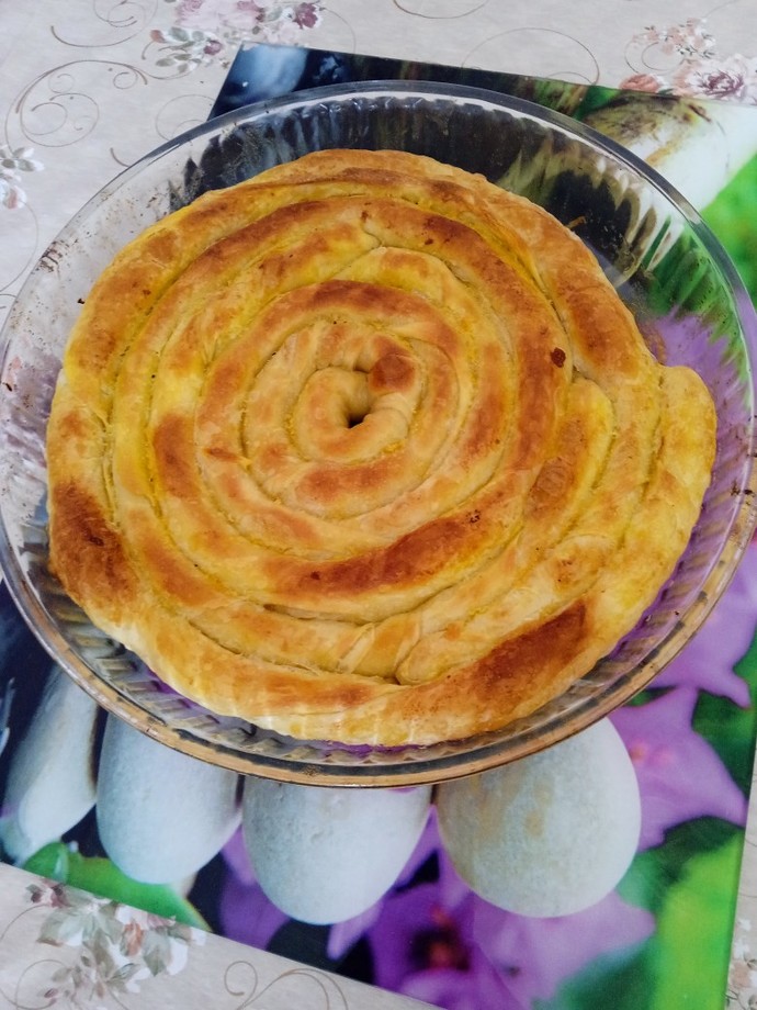 Bu böreğin yanında çay mı olmalı yoksa ayran mı?