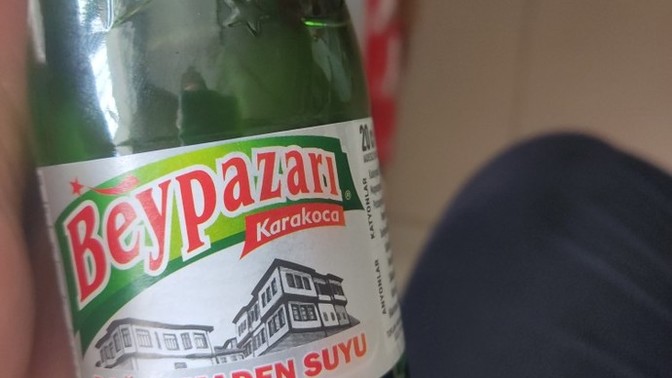 Sürekli olarak içtiğiniz bir içecek var mı?