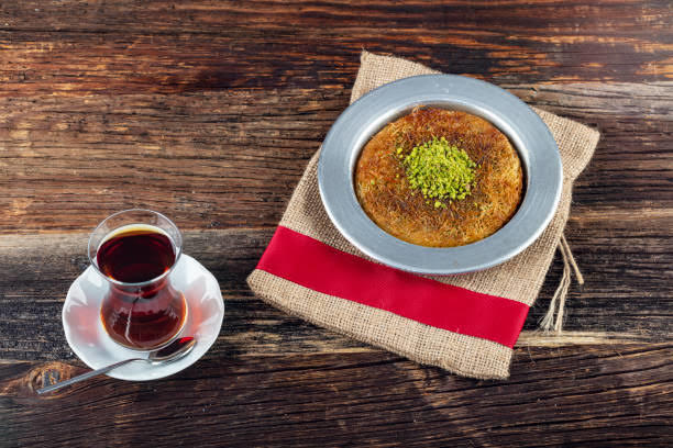Yemeğin jübilesi çay mı olmalıdır, yoksa tatlı mı?