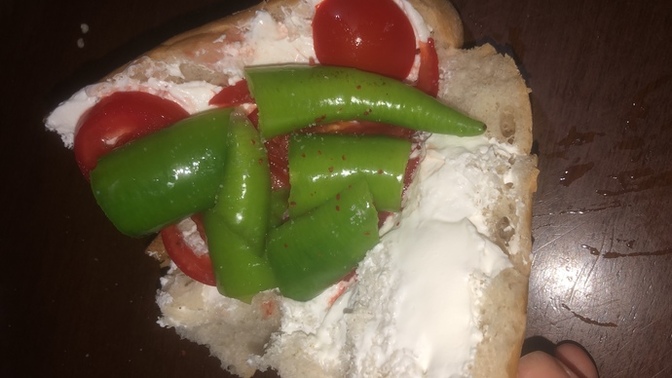 Çok acıktım ve böyle bi ekmek arası yaptım kilo alır mıyım?