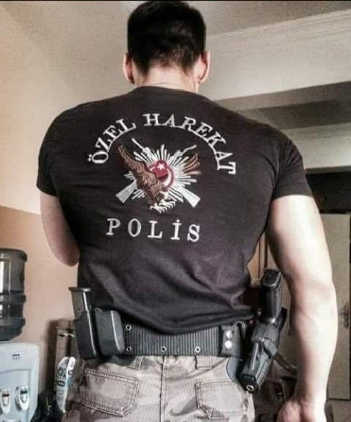 Asker, polis, jandarma vb. neden bu kadar çekici geliyor?