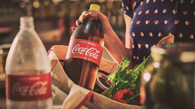 Coca Cola firması, kolanın fiyatını 35 lira yaptığını duyurdu! Sizce hangi içecek kolanın yerini tutabilir?