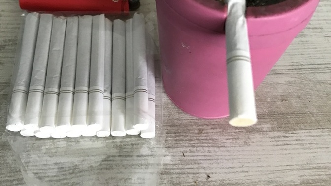 Günde bir buçuk paket tütün içiyorum yüz kere bırakmayı denedim olmuyor bırakan var mı nası bırakabilirim?