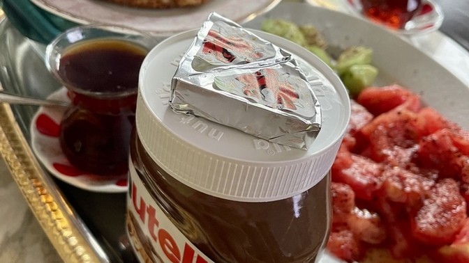 Simitin yanında Nutella mı, krem peynir mi alırsın?