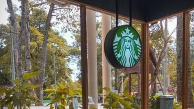 Starbucks'da sabah akşam kahve içenler ne iş yapıyor?