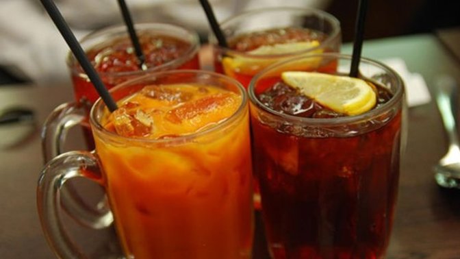 Kola mı tercih edersiniz soğuk çay mı?