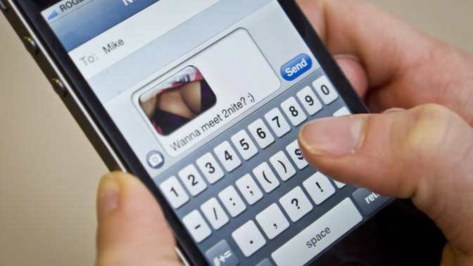 İnternet üzerinden sexting yapmak, insanların hayatını nasıl etkiler?